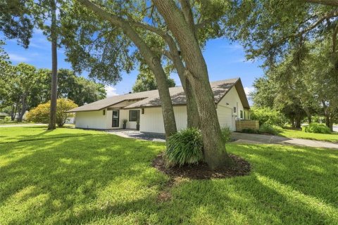House in Clearwater, Florida 4 bedrooms, 198.81 sq.m. № 2330305