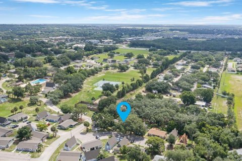 Condo in Clermont, Florida, 2 bedrooms  № 2216453 - photo 8