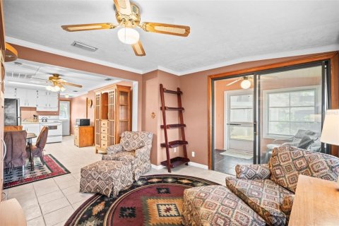 Condo in Clermont, Florida, 2 bedrooms  № 2216453 - photo 25