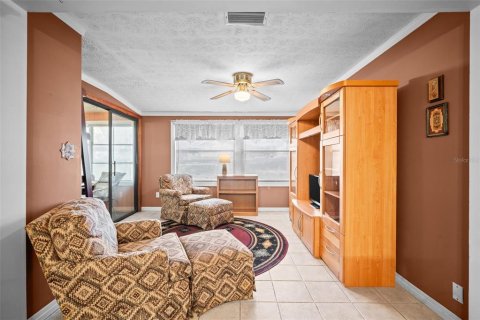 Condo in Clermont, Florida, 2 bedrooms  № 2216453 - photo 20