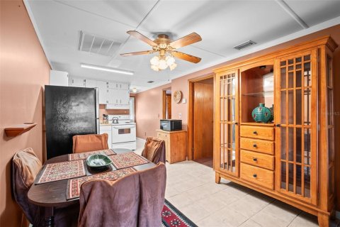 Condo in Clermont, Florida, 2 bedrooms  № 2216453 - photo 18