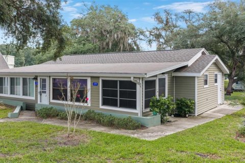 Condo à Clermont, Floride, 2 chambres  № 2216453