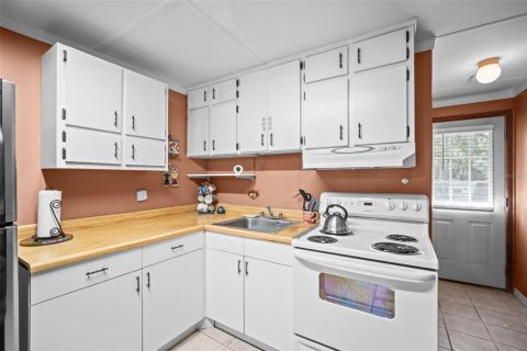 Condo in Clermont, Florida, 2 bedrooms  № 2216453 - photo 14