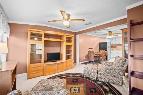 Condo in Clermont, Florida, 2 bedrooms  № 2216453 - photo 24