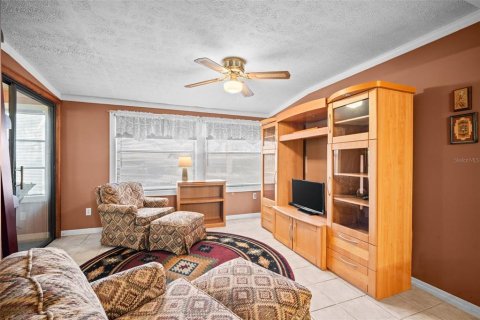 Condo in Clermont, Florida, 2 bedrooms  № 2216453 - photo 22