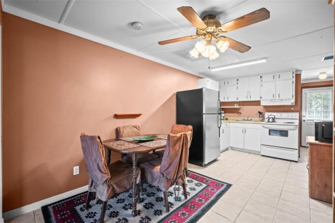 Condo in Clermont, Florida, 2 bedrooms  № 2216453 - photo 16