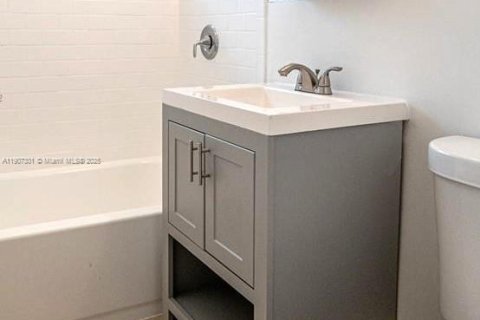 Condominio en alquiler en Miami Beach, Florida, 2 dormitorios, 78.87 m2 № 1964248 - foto 10