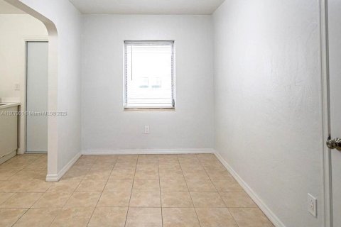 Condominio en alquiler en Miami Beach, Florida, 2 dormitorios, 78.87 m2 № 1964248 - foto 5