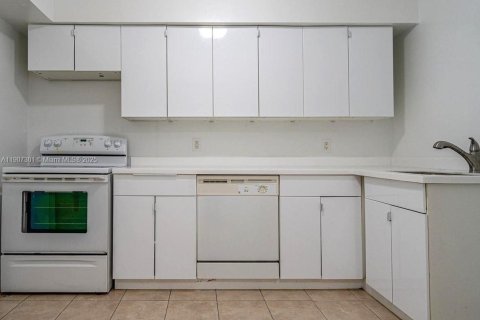 Condominio en alquiler en Miami Beach, Florida, 2 dormitorios, 78.87 m2 № 1964248 - foto 6