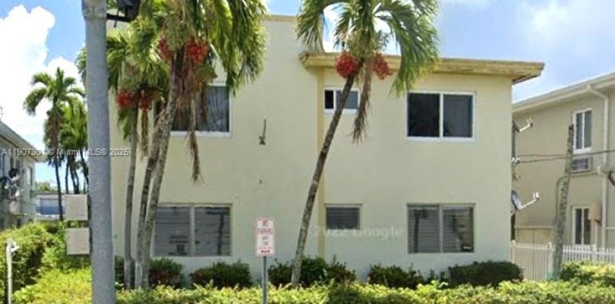 Condominio en Miami Beach, Florida, 2 dormitorios № 1964248