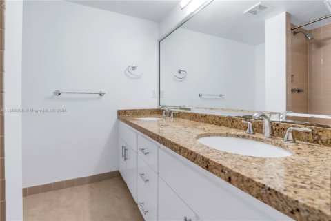 Adosado en alquiler en North Miami Beach, Florida, 3 dormitorios, 151.8 m2 № 1896550 - foto 17