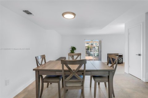 Adosado en alquiler en North Miami Beach, Florida, 3 dormitorios, 151.8 m2 № 1896550 - foto 28