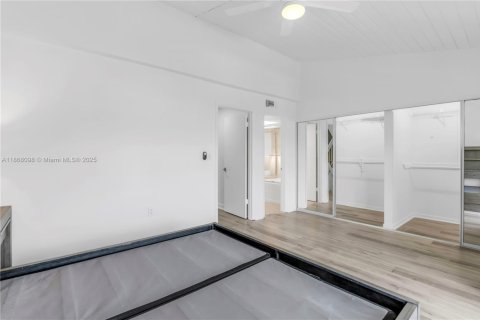 Adosado en alquiler en North Miami Beach, Florida, 3 dormitorios, 151.8 m2 № 1896550 - foto 13