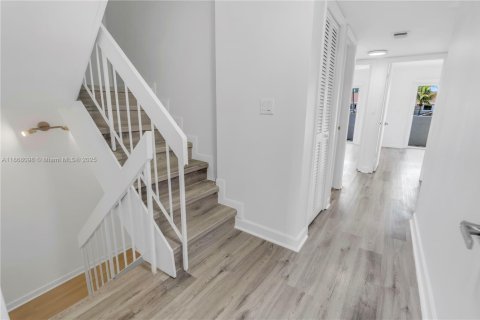 Adosado en alquiler en North Miami Beach, Florida, 3 dormitorios, 151.8 m2 № 1896550 - foto 20