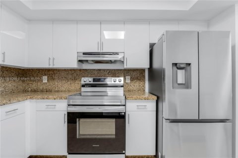 Adosado en alquiler en North Miami Beach, Florida, 3 dormitorios, 151.8 m2 № 1896550 - foto 3
