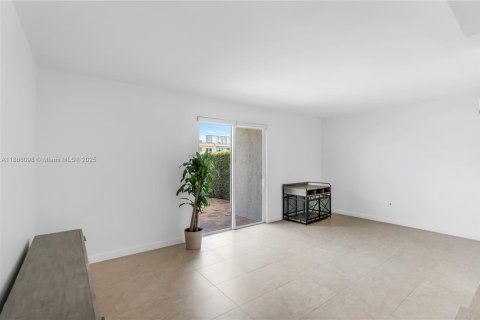 Adosado en alquiler en North Miami Beach, Florida, 3 dormitorios, 151.8 m2 № 1896550 - foto 5