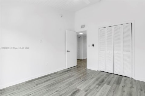 Adosado en alquiler en North Miami Beach, Florida, 3 dormitorios, 151.8 m2 № 1896550 - foto 8