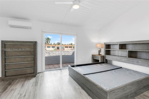 Adosado en alquiler en North Miami Beach, Florida, 3 dormitorios, 151.8 m2 № 1896550 - foto 12