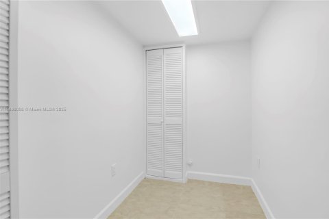 Adosado en alquiler en North Miami Beach, Florida, 3 dormitorios, 151.8 m2 № 1896550 - foto 27