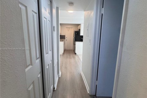 Appartement à louer à Hollywood, Floride: 1 chambre, 51.56 m2 № 2016145 - photo 3