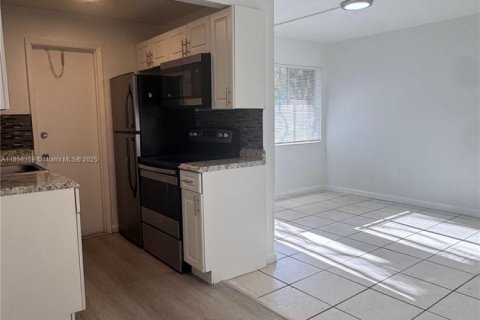 Appartement à louer à Hollywood, Floride: 1 chambre, 51.56 m2 № 2016145 - photo 5