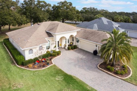 Casa en venta en Lady Lake, Florida, 3 dormitorios, 251.95 m2 № 1903709 - foto 1