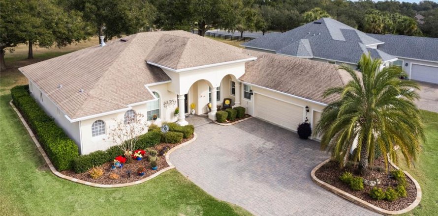 Casa en Lady Lake, Florida 3 dormitorios, 251.95 m2 № 1903709