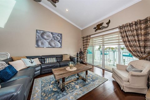 Townhouse in Indian Rocks Beach, Florida 3 bedrooms, 123.56 sq.m. № 1879769 - photo 13