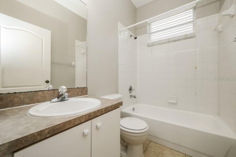 House in Fish Hawk, Florida 3 bedrooms, 124.95 sq.m. № 2379560 - photo 15