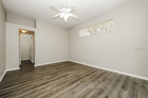 House in Fish Hawk, Florida 3 bedrooms, 124.95 sq.m. № 2379560 - photo 8