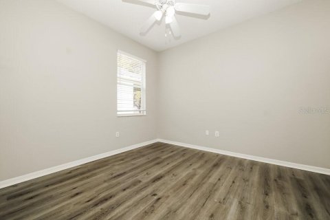 House in Fish Hawk, Florida 3 bedrooms, 124.95 sq.m. № 2379560 - photo 13
