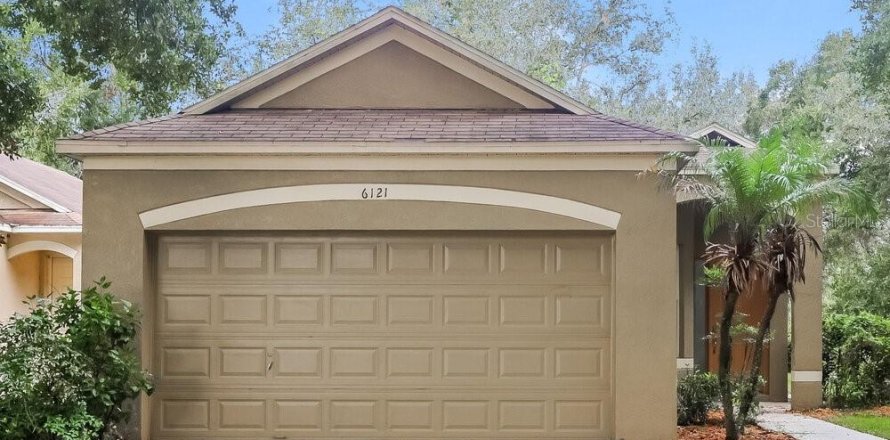 House in Fish Hawk, Florida 3 bedrooms, 124.95 sq.m. № 2379560
