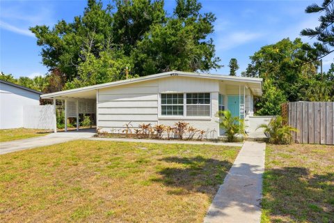 House in Saint Petersburg, Florida 2 bedrooms, 78.87 sq.m. № 2110246