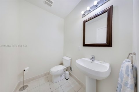 Condominio en alquiler en Miami, Florida, 1 dormitorio, 64.47 m2 № 1992900 - foto 14