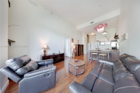 Condominio en alquiler en Miami, Florida, 1 dormitorio, 64.47 m2 № 1992900 - foto 7