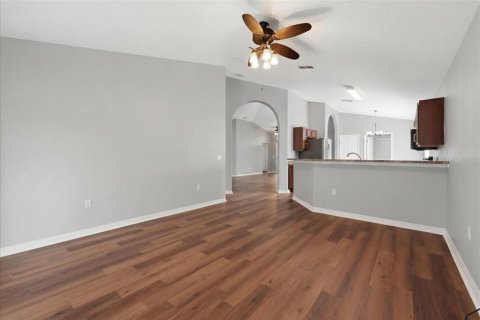 House in Winter Haven, Florida 4 bedrooms, 172.98 sq.m. № 2201374 - photo 14