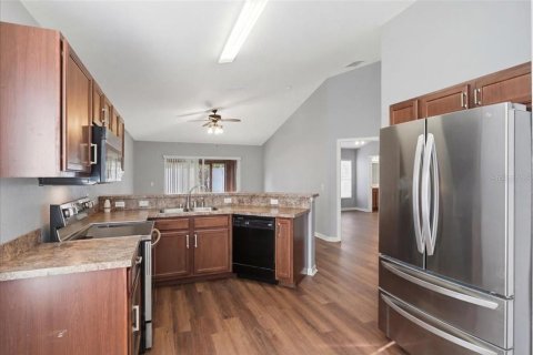 House in Winter Haven, Florida 4 bedrooms, 172.98 sq.m. № 2201374 - photo 12