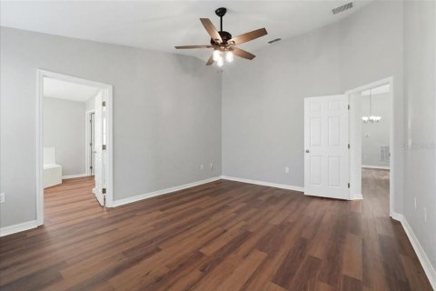 House in Winter Haven, Florida 4 bedrooms, 172.98 sq.m. № 2201374 - photo 18