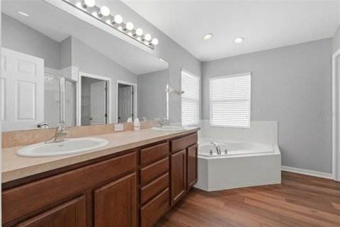 House in Winter Haven, Florida 4 bedrooms, 172.98 sq.m. № 2201374 - photo 19