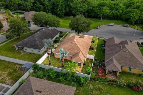 House in Winter Haven, Florida 4 bedrooms, 172.98 sq.m. № 2201374 - photo 29