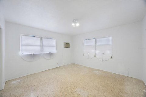 House in Saint Petersburg, Florida 2 bedrooms, 105.26 sq.m. № 1894705 - photo 18