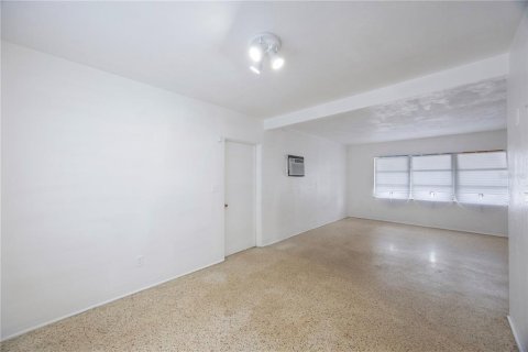 House in Saint Petersburg, Florida 2 bedrooms, 105.26 sq.m. № 1894705 - photo 13