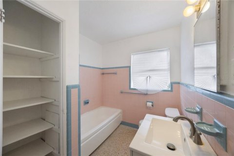 House in Saint Petersburg, Florida 2 bedrooms, 105.26 sq.m. № 1894705 - photo 22