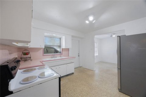House in Saint Petersburg, Florida 2 bedrooms, 105.26 sq.m. № 1894705 - photo 16