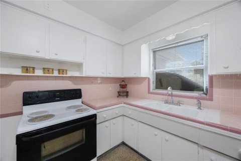 House in Saint Petersburg, Florida 2 bedrooms, 105.26 sq.m. № 1894705 - photo 17