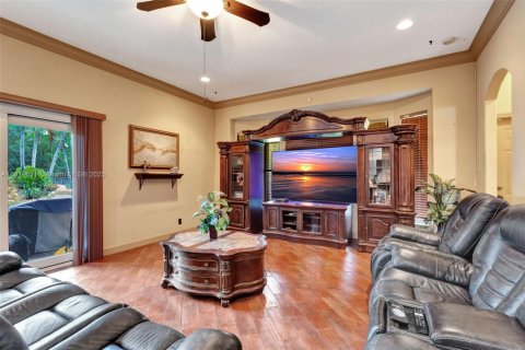 Casa en venta en Palm Beach, Florida, 4 dormitorios, 327.76 m2 № 1970566 - foto 18