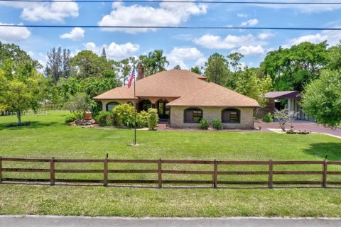 Casa en venta en Palm Beach, Florida, 4 dormitorios, 327.76 m2 № 1970566 - foto 1