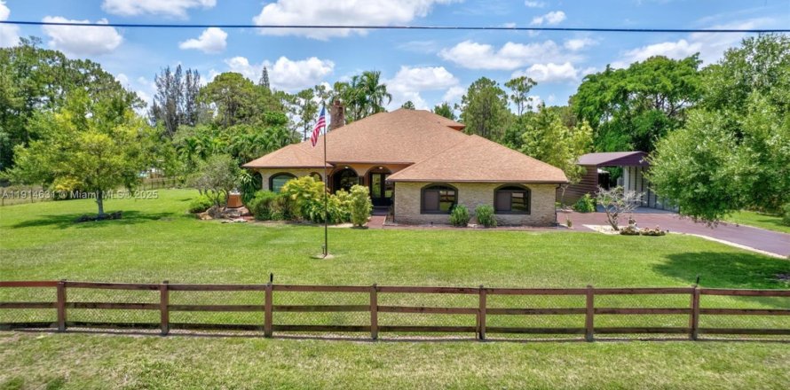 Casa en Palm Beach, Florida 4 dormitorios, 327.76 m2 № 1970566