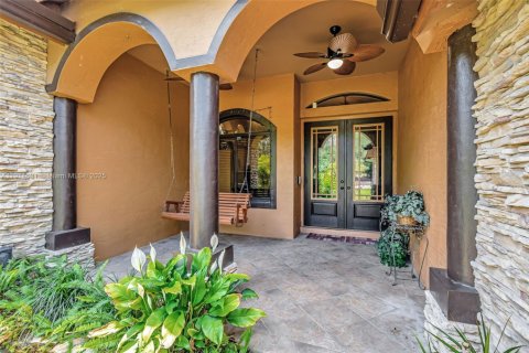 Casa en venta en Palm Beach, Florida, 4 dormitorios, 327.76 m2 № 1970566 - foto 2