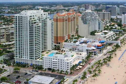 Condominio en alquiler en Fort Lauderdale, Florida, 2 dormitorios, 176.98 m2 № 927650 - foto 1